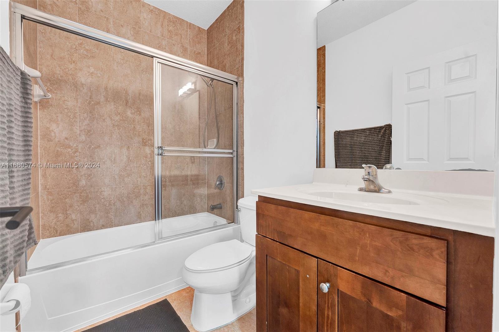 FONTAINEBLEAU WEST NORTH - Residential Lease