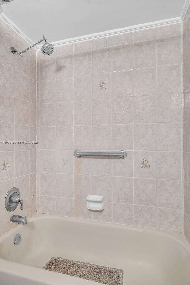 KENNEDY HOUSE CONDO - Residential