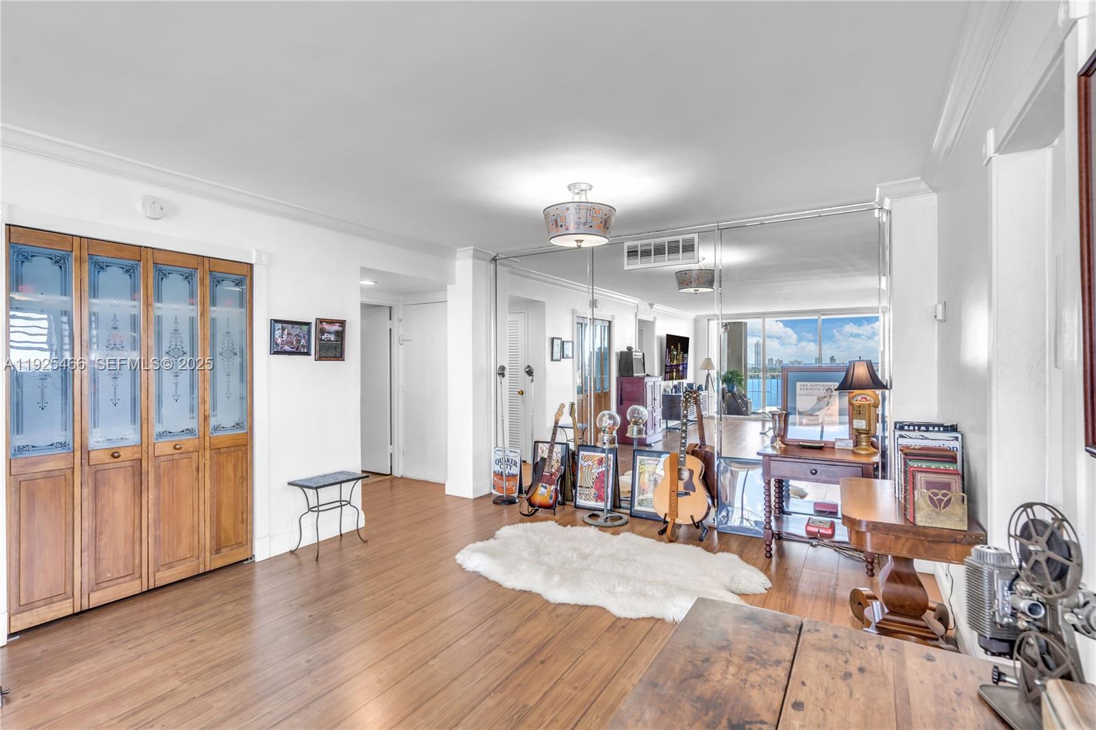 KENNEDY HOUSE CONDO - Residential