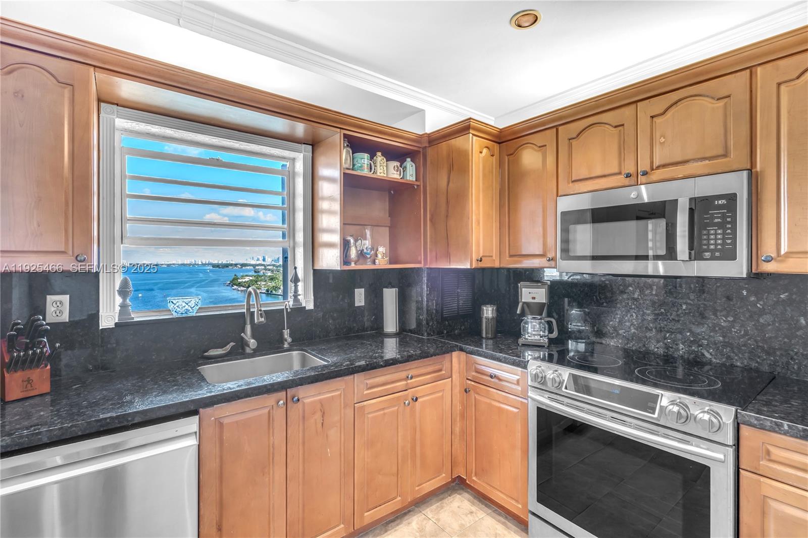 KENNEDY HOUSE CONDO - Residential