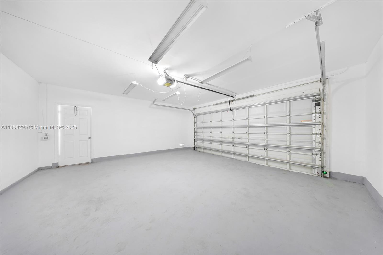 CASTLEWOOD - Residential