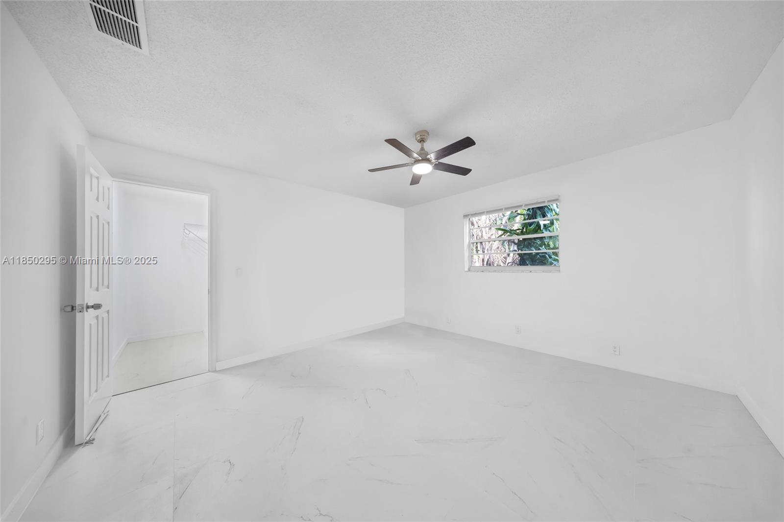 CASTLEWOOD - Residential