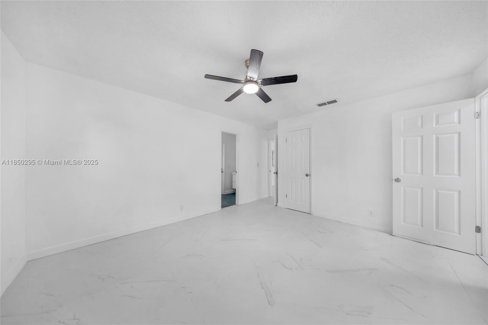 CASTLEWOOD - Residential