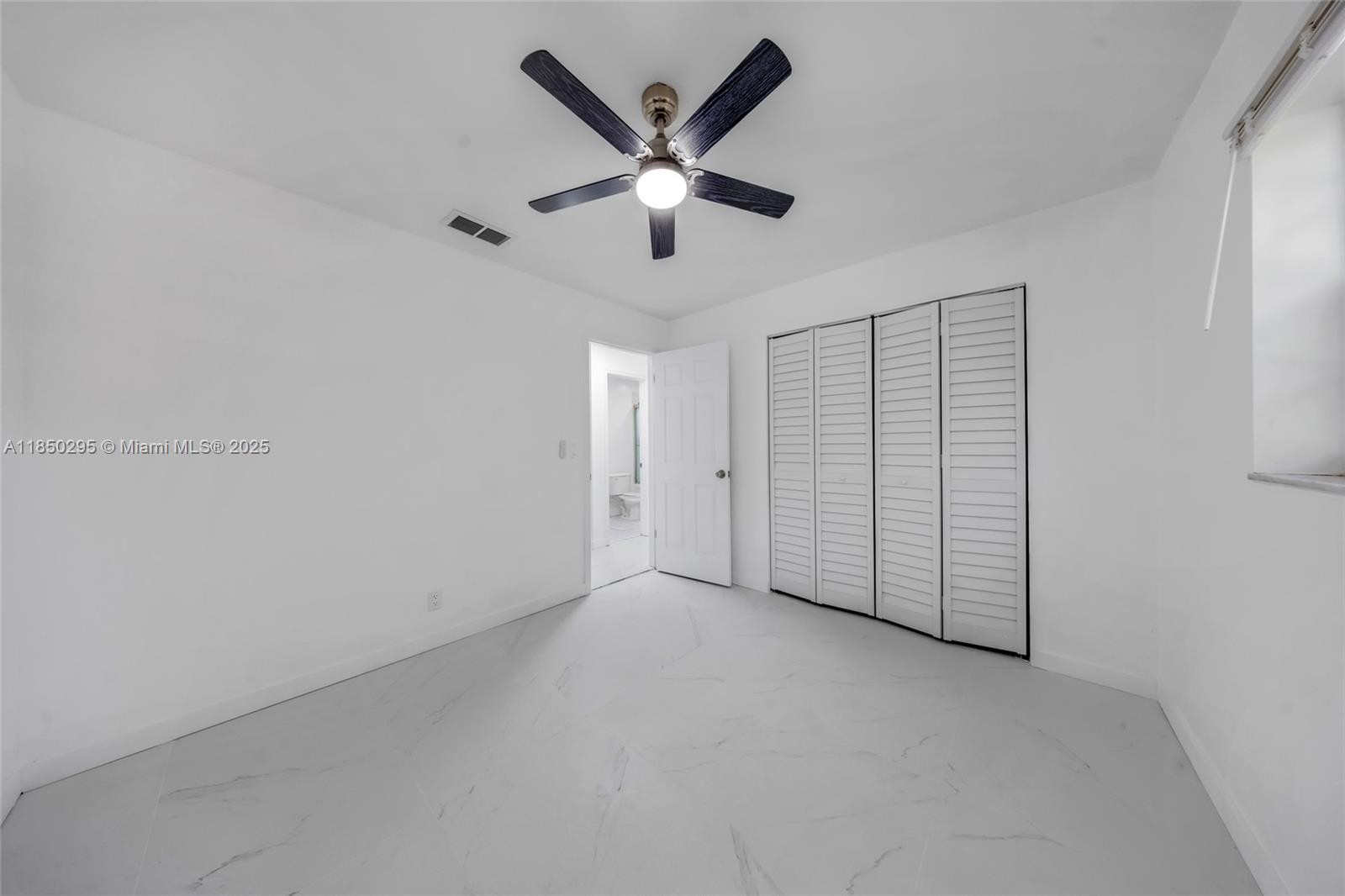 CASTLEWOOD - Residential