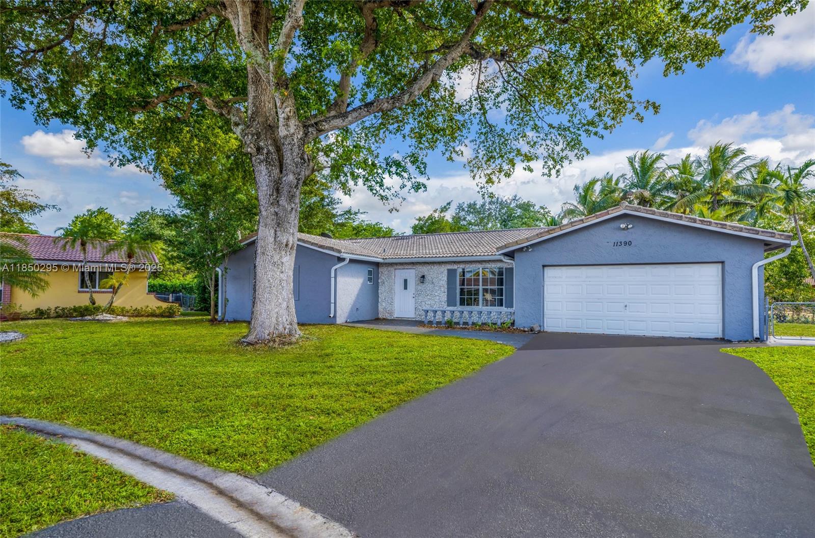 11390 NW 37th St