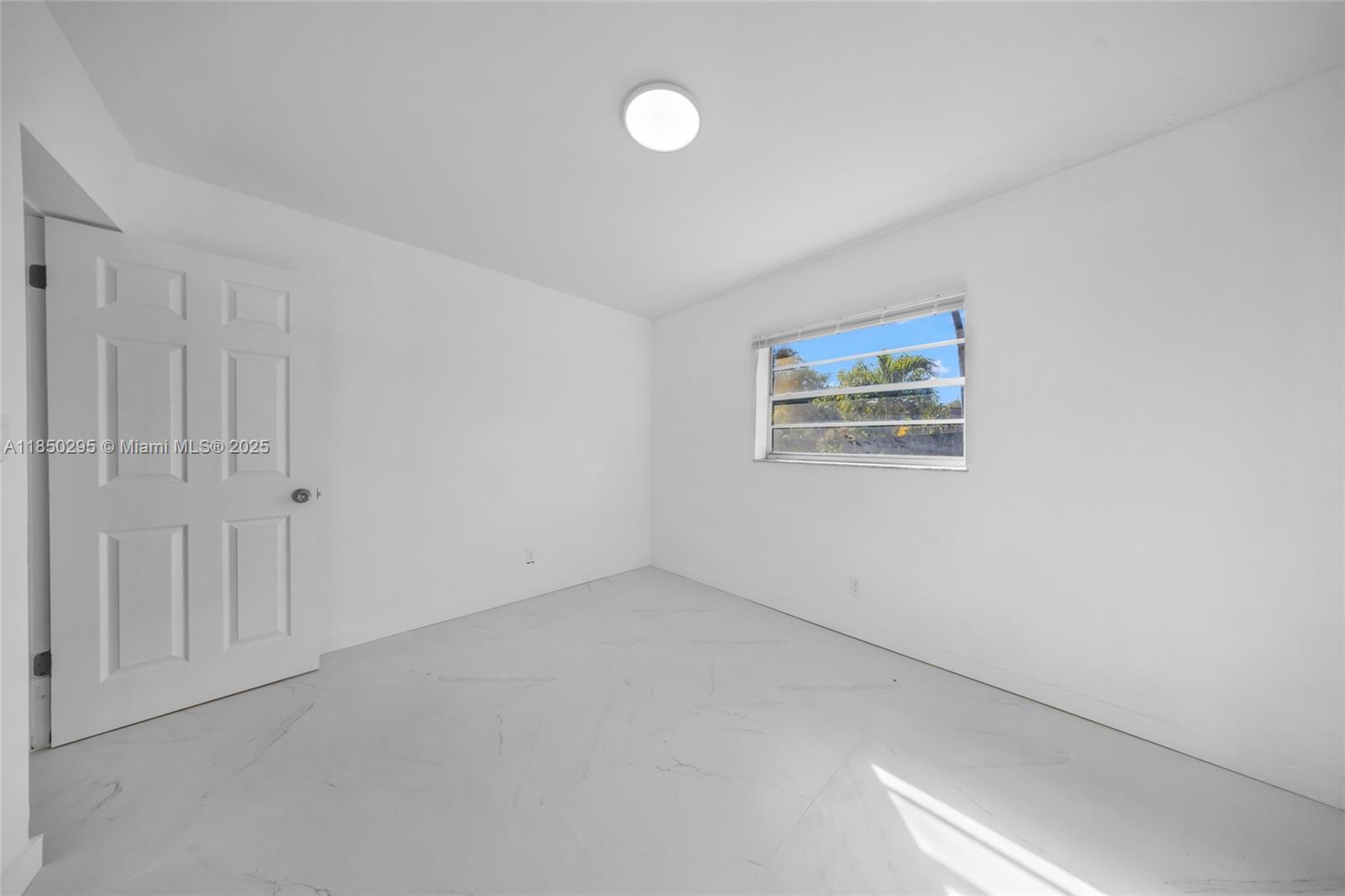 CASTLEWOOD - Residential