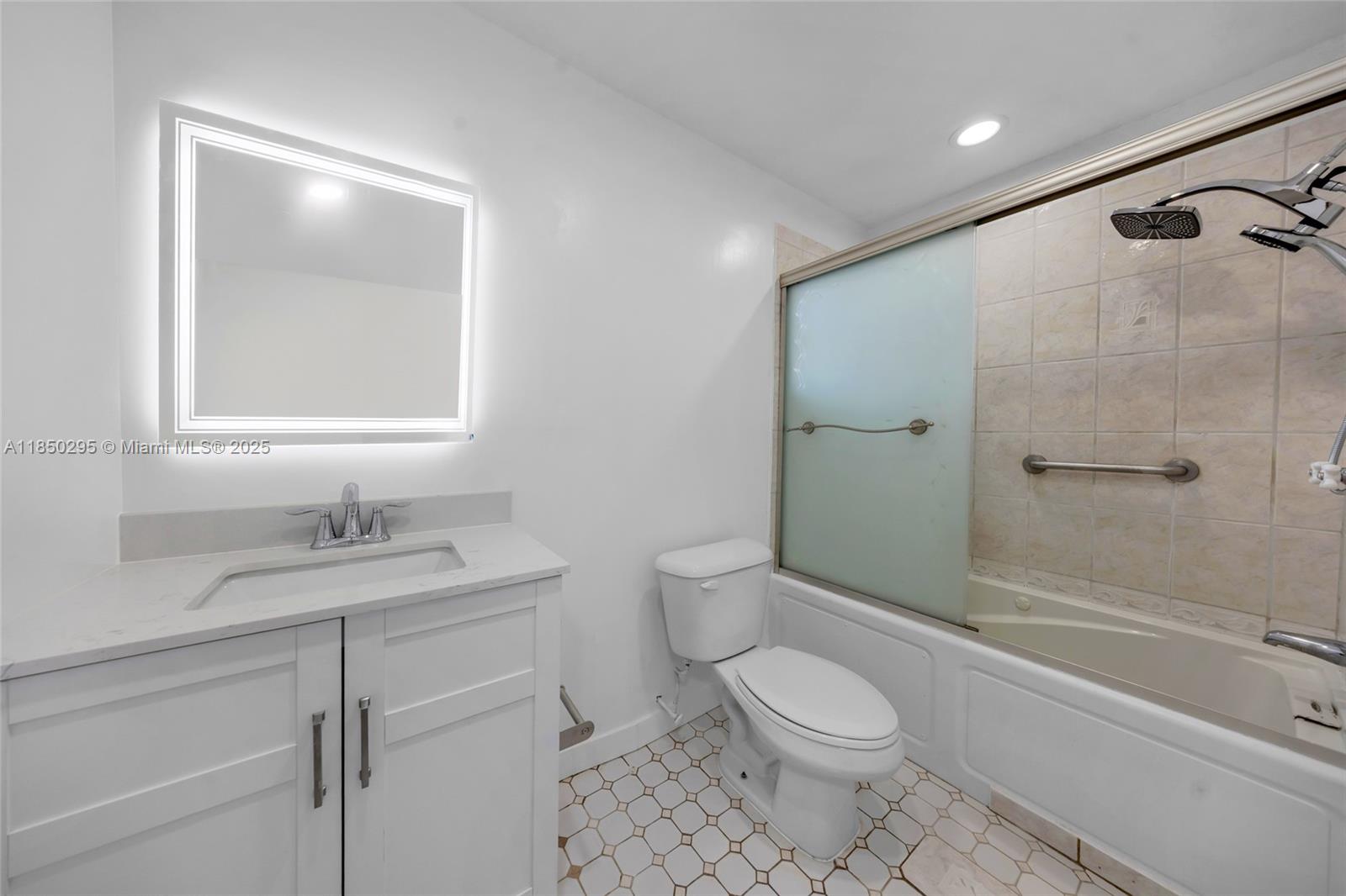 CASTLEWOOD - Residential