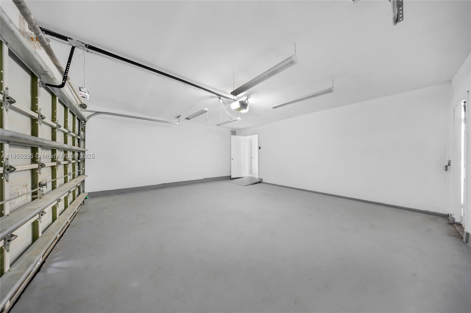 CASTLEWOOD - Residential