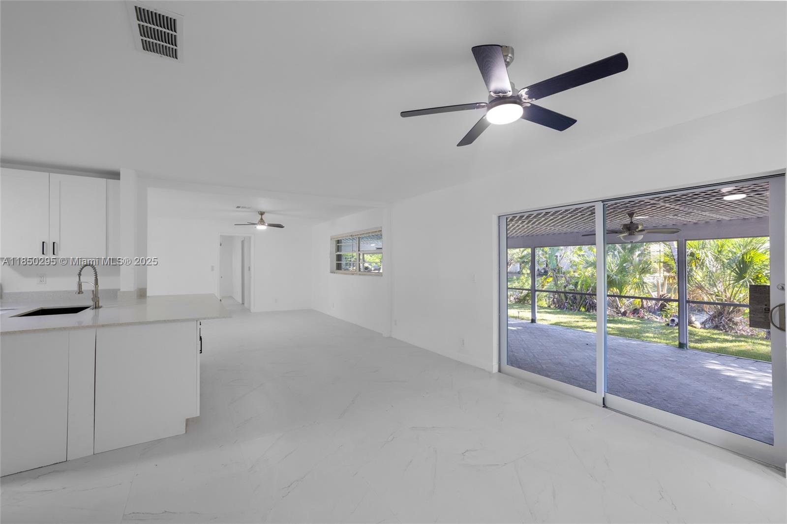 CASTLEWOOD - Residential