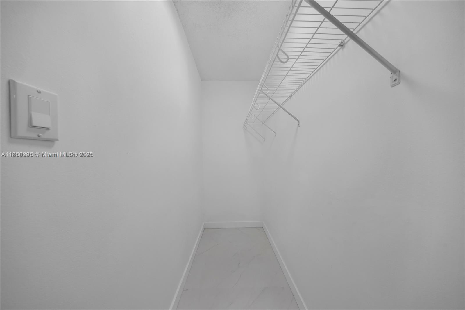 CASTLEWOOD - Residential