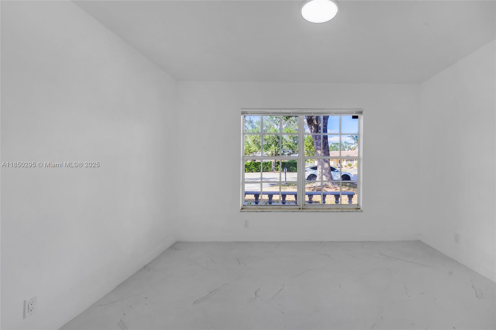 CASTLEWOOD - Residential