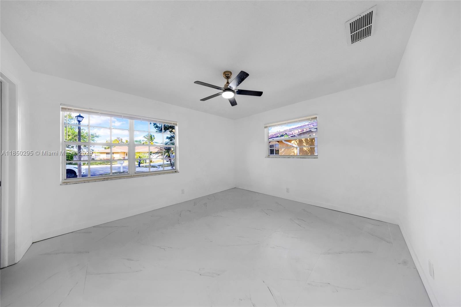 CASTLEWOOD - Residential