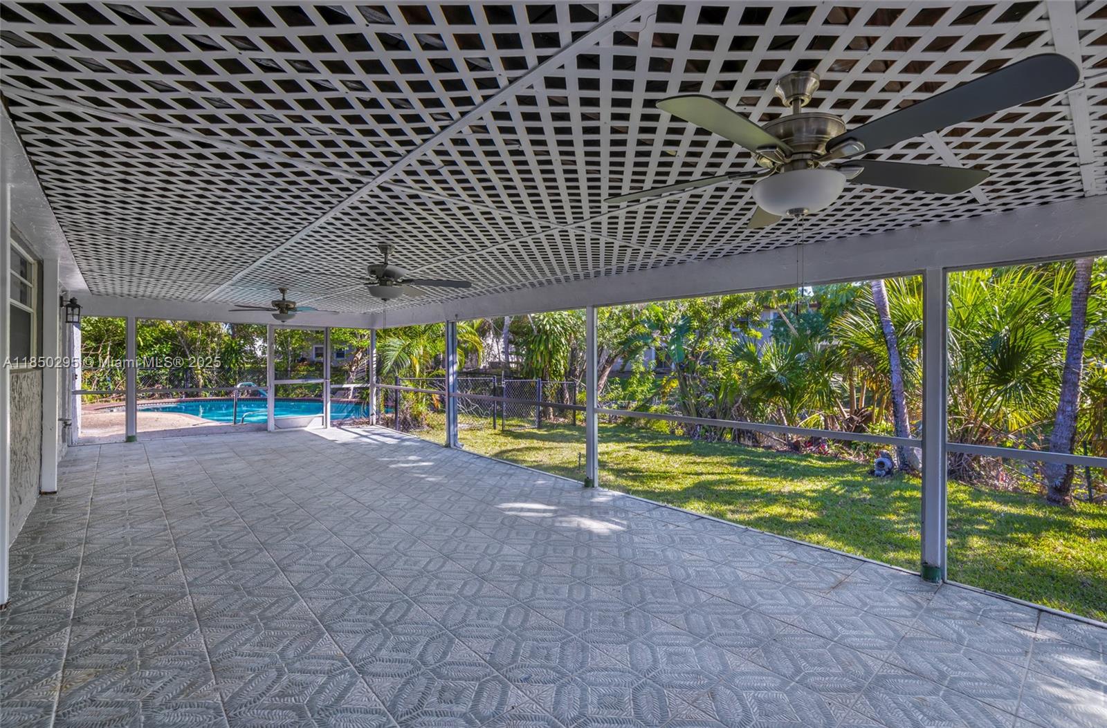 CASTLEWOOD - Residential