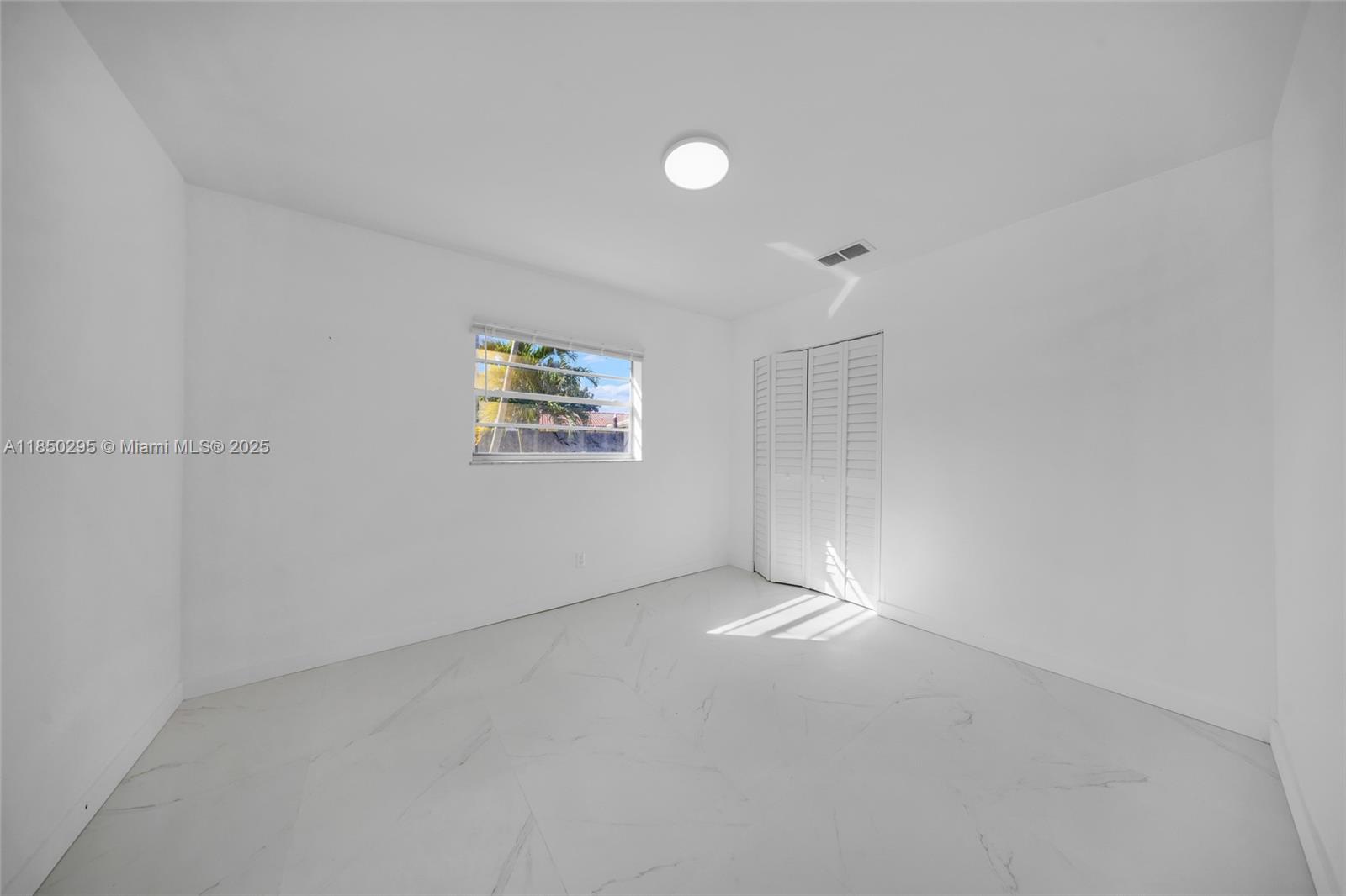 CASTLEWOOD - Residential