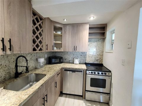 8609 SW 68th Ct 5 Pinecrest FL 33156