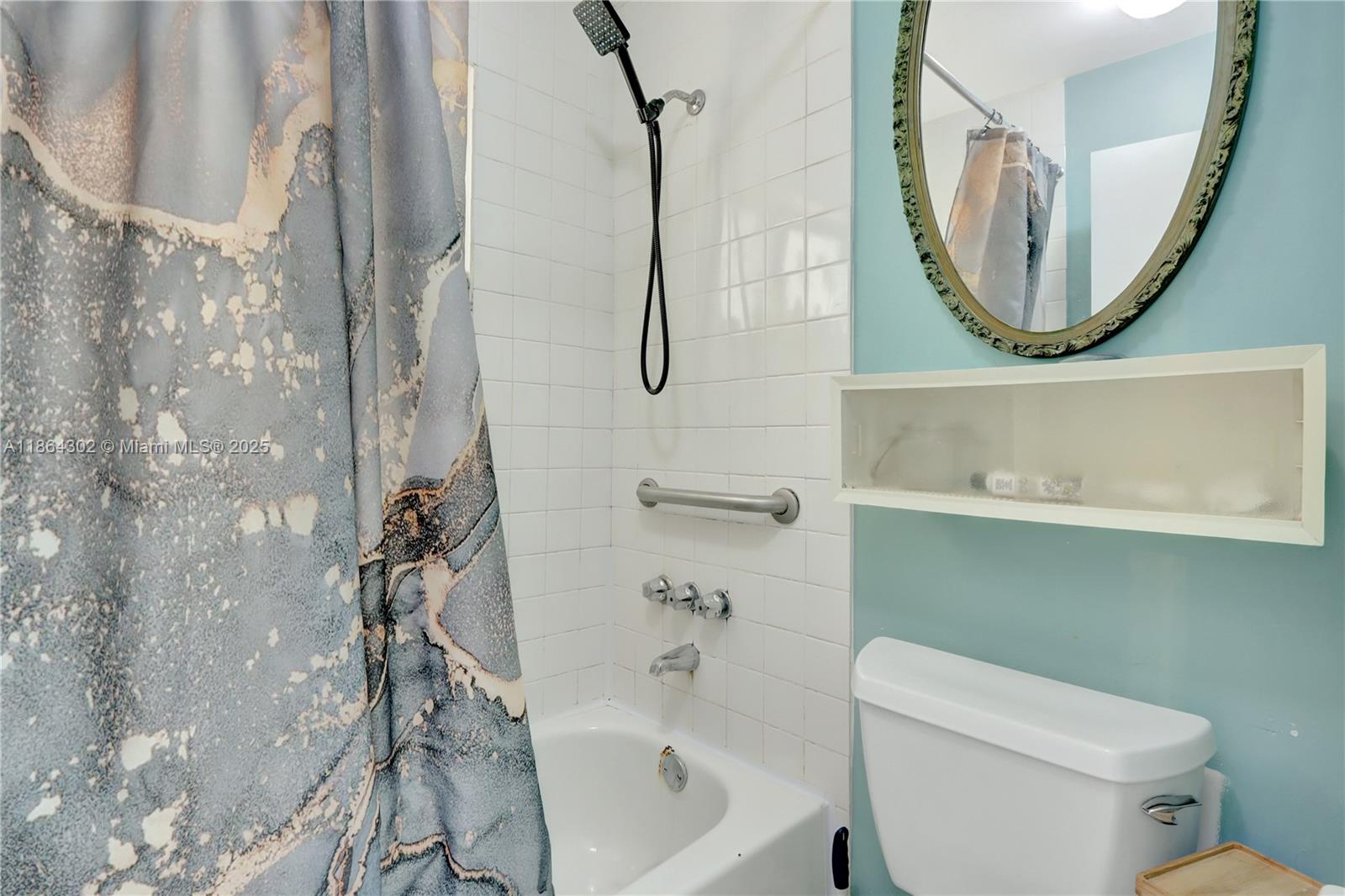 KENDALAIRE VILLAS CONDO - Residential