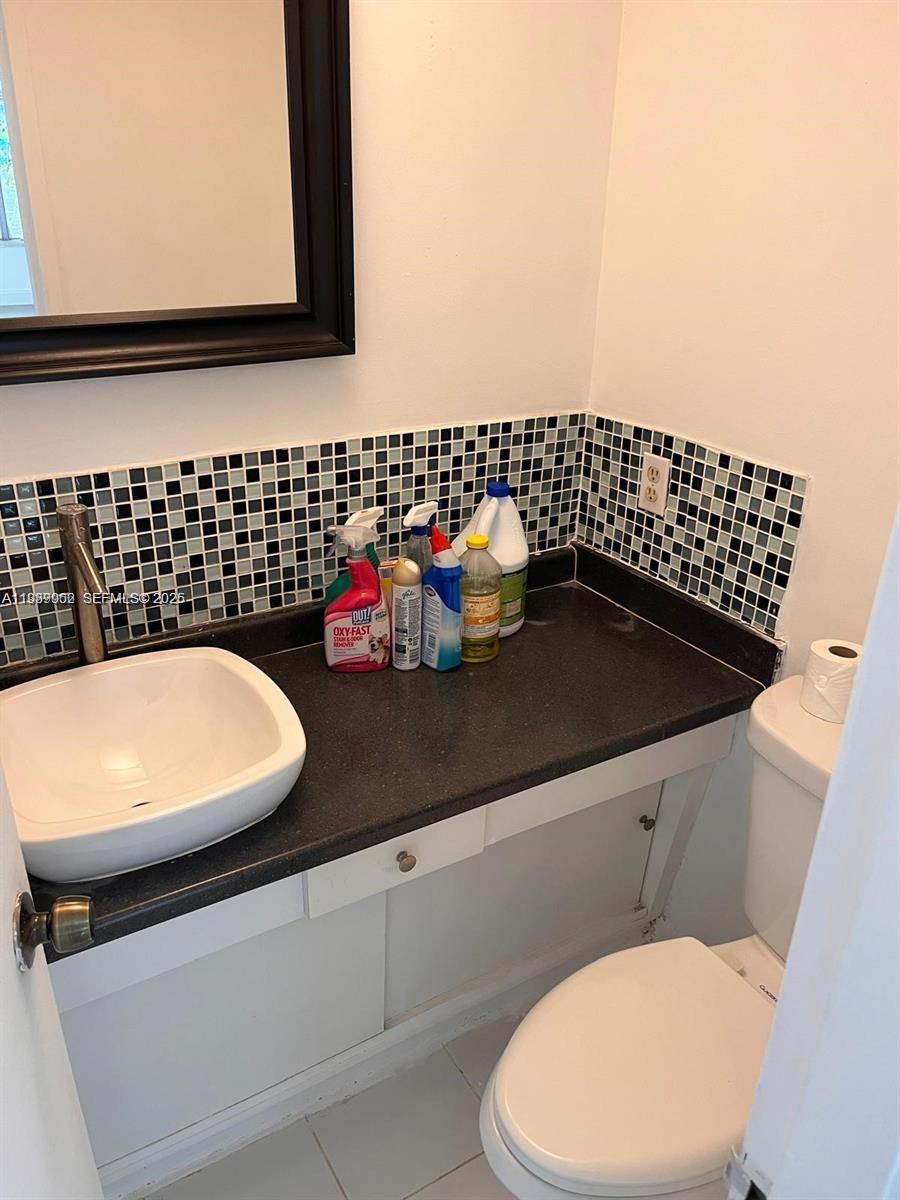 TOWN HOUSE GARDENS CONDO - Residential