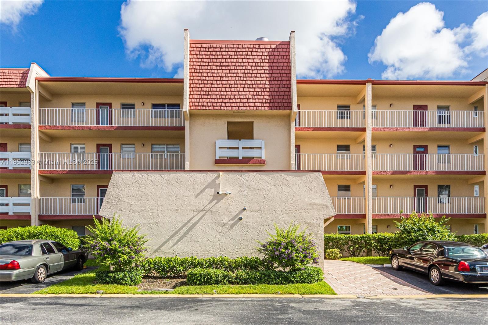 GREAT OPPORTUNITY TO BE IN THEE FANASTIC HOPA (55+) COMMUNITY OF ORIOLE GOLF & TENNIS CLUB PHASEE 2/ THIS VERY WELL MAINTAINED AND ACTIVEE COMMUNITY AWAITS YOU. TWO HEATED POOLS, GYM, AND MANY OTHER ACTIVITES.
THIS IS A GREAT PENTHOUSE UNIT WITH A FANTASTIC VIEW OF THE ORIOLE GOLF COURSE, THE KITCHEN FEATURES STAINLESS STEEL APPLIANCES &PORCELIN COUNTER TOPS. THE ENCLOSED FLORIDA ROOM WITH ITS HURRICANE IMPACT WINDOW PROVIDES EXTRA LIVING AREA & GREAT VIEW FOR YOUR MORNING COFFE OR AFTERNOON ADULT BEEVERAGE. THIS UNIT WILL BE UNFURNISHED!