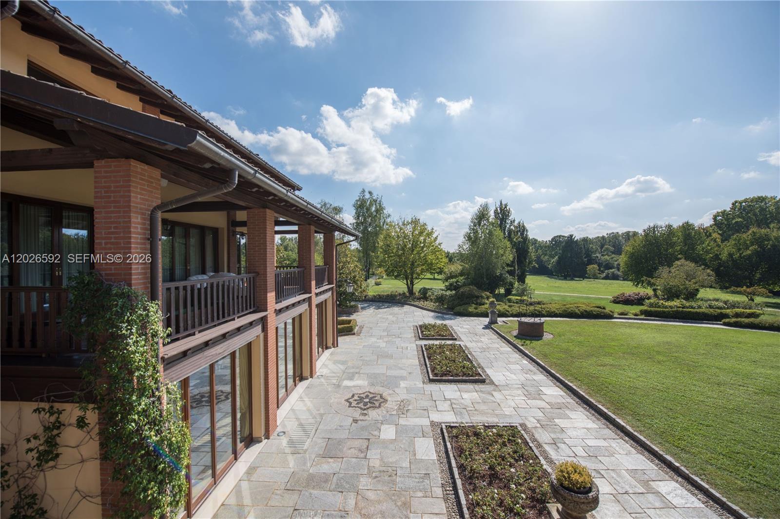 Unica - Residential