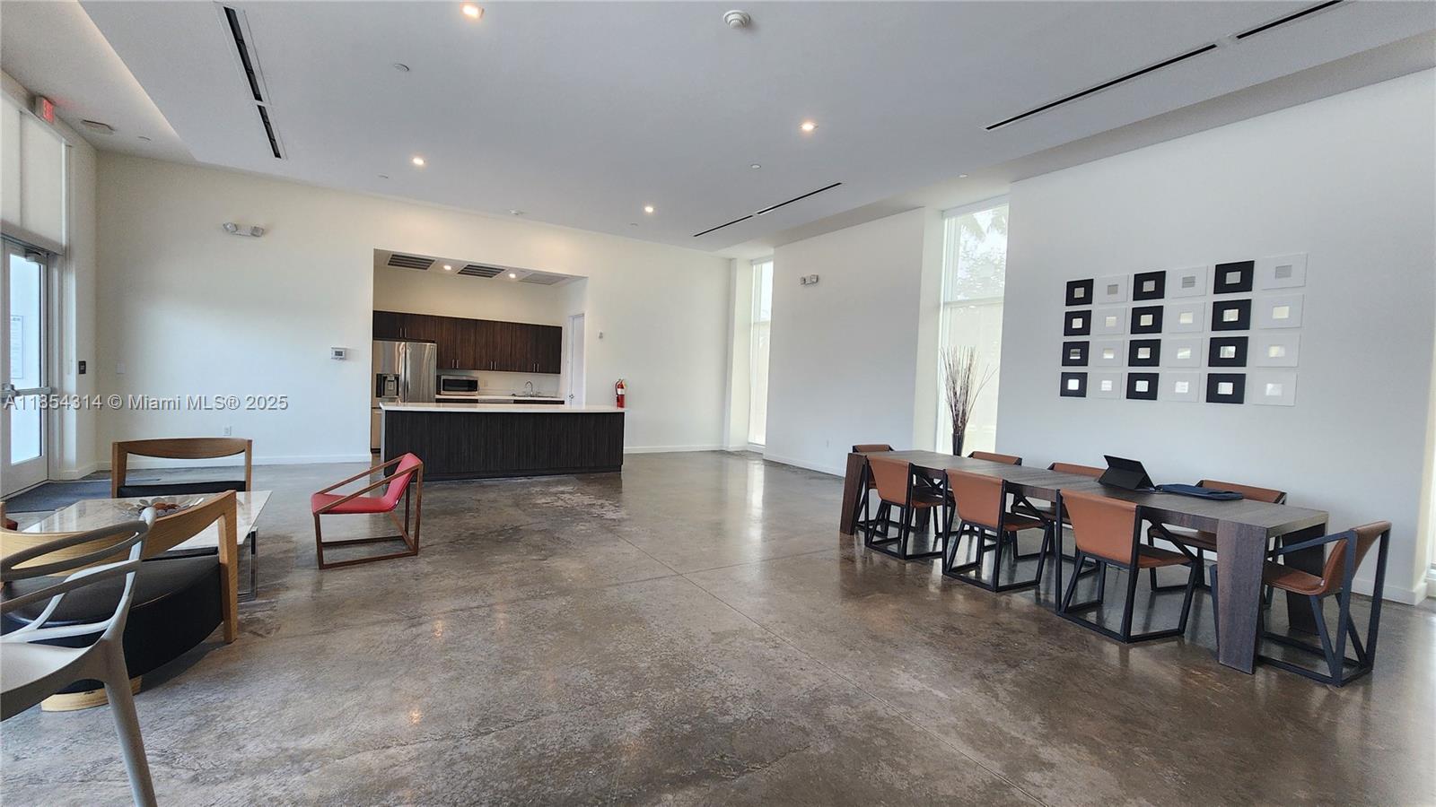THE OAKS I CONDO - Residential
