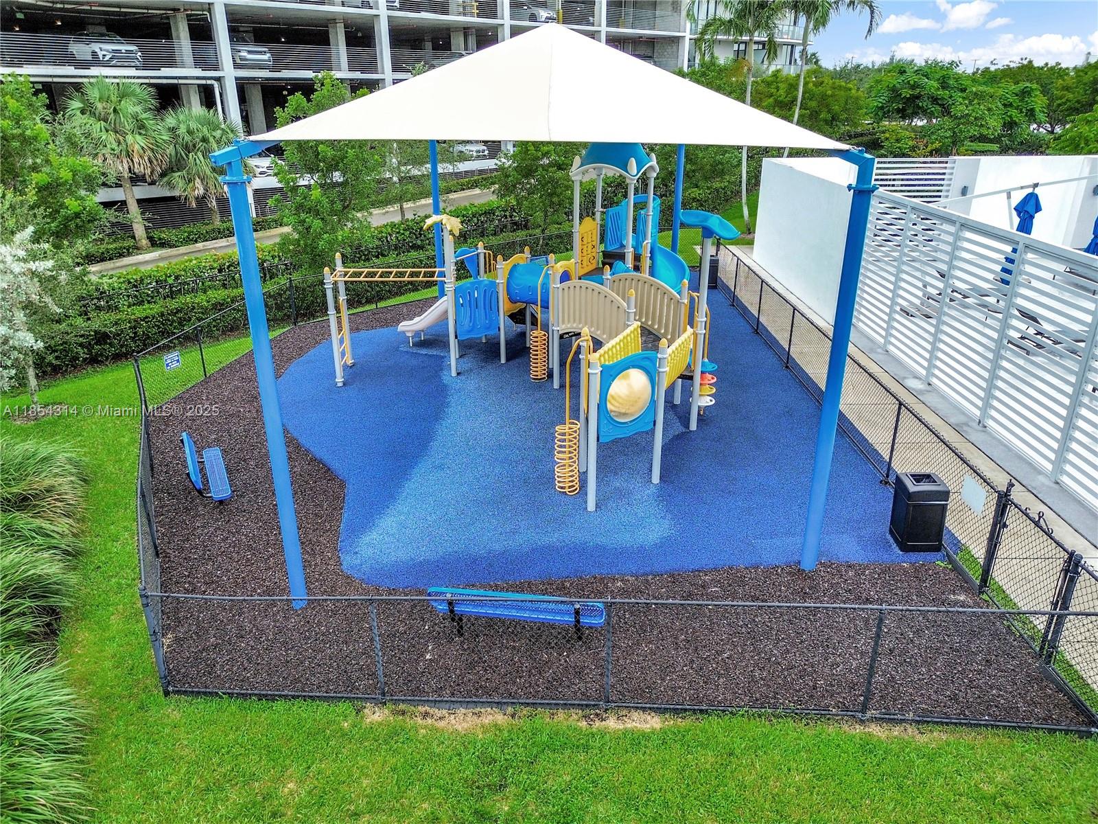 THE OAKS I CONDO - Residential