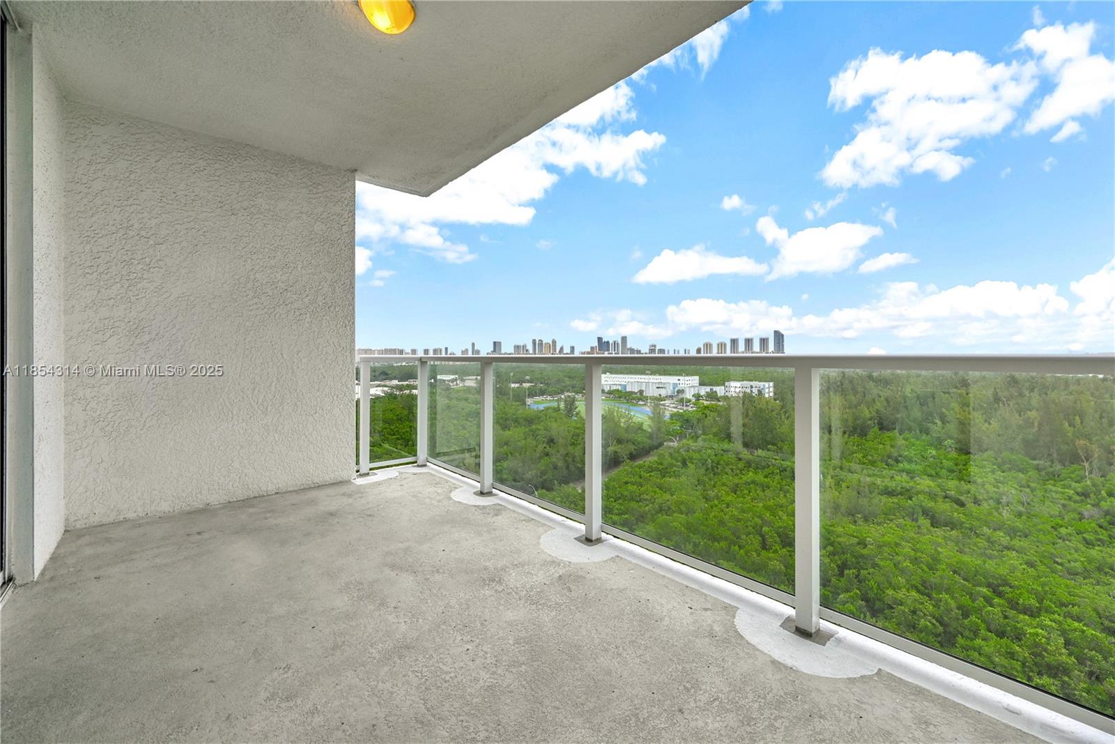 THE OAKS I CONDO - Residential