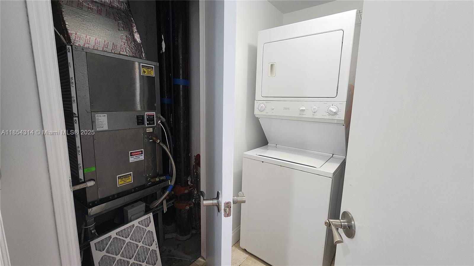 THE OAKS I CONDO - Residential