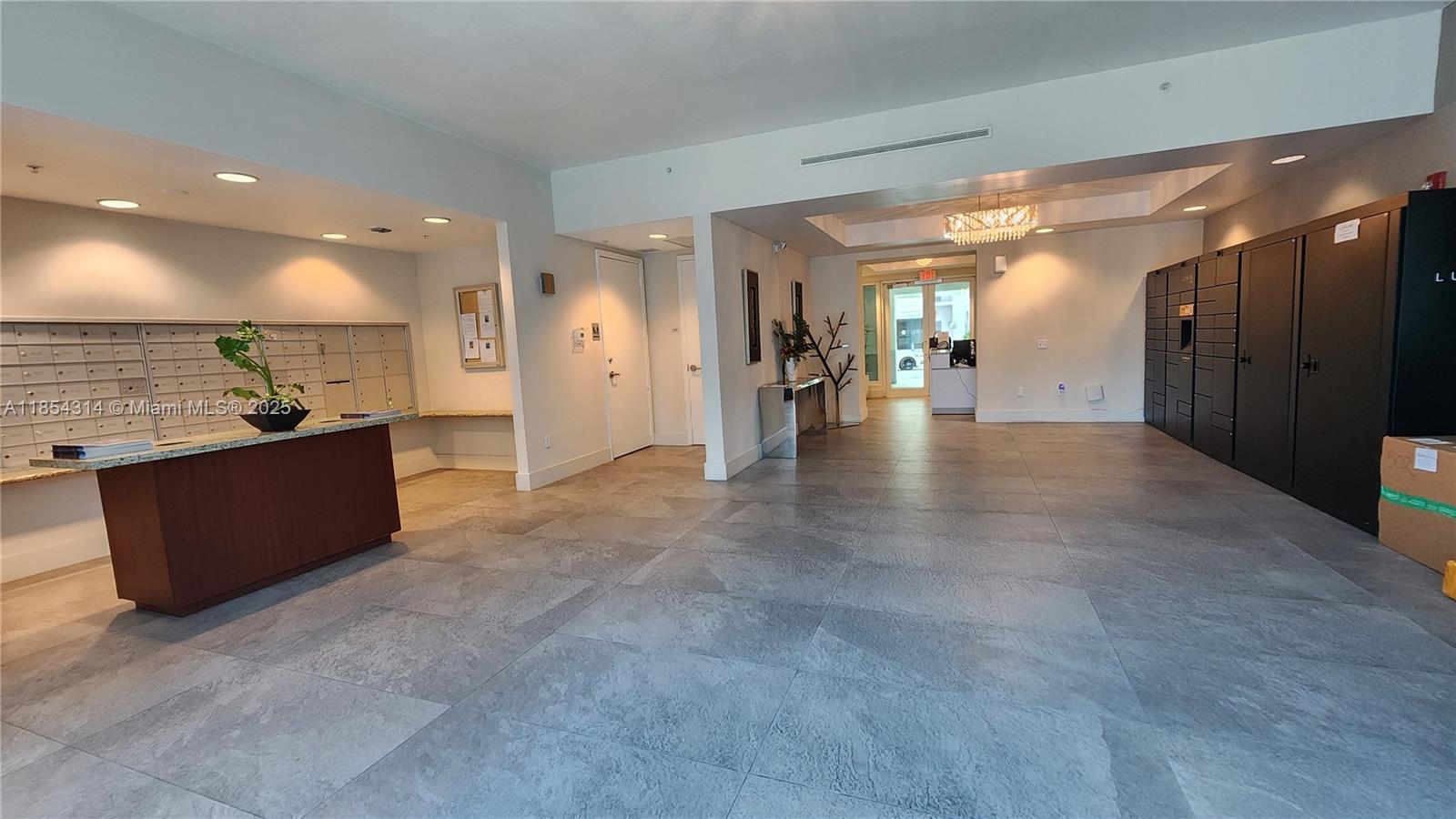 THE OAKS I CONDO - Residential