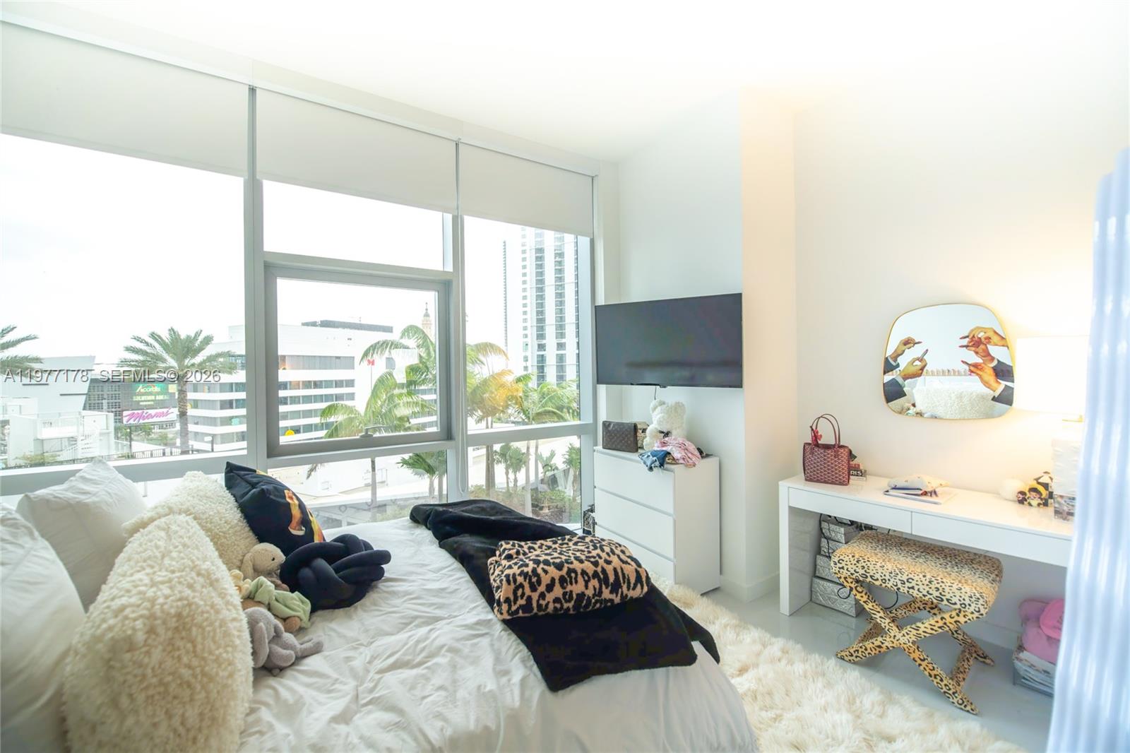 PARAMOUNT MIAMI WORLDCENT - Residential