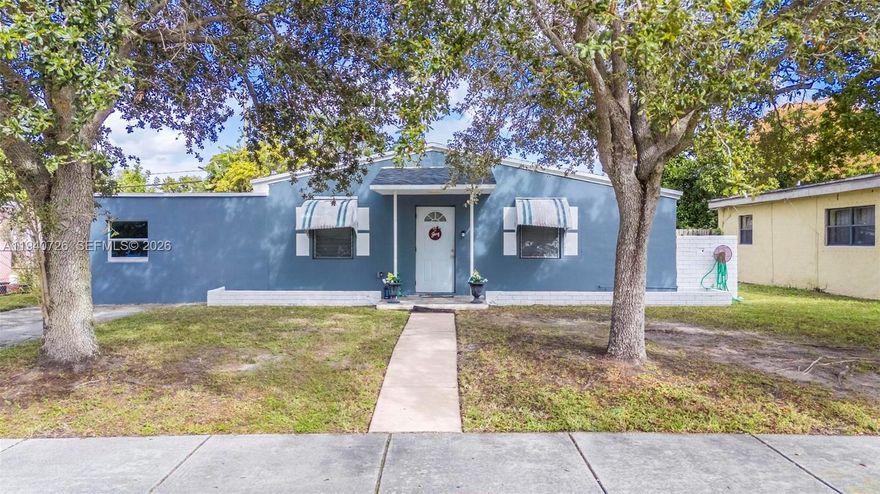 Charming 3-bedroom, 2-bathroom home located in the desirable West Park neighborhood. This well-maintained property offers a spacious and inviting open floor plan, perfect for both relaxing and entertaining. The updated kitchen features modern appliances and ample cabinet space. Enjoy the outdoor space, ideal for gatherings or relaxation. Conveniently located near shopping, dining, and parks, with easy access to major highways. Don't miss out on this fantastic opportunity to own in West Park