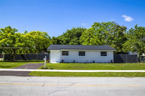 Single Family Residence in Miami FL 11960 199th St St.jpg