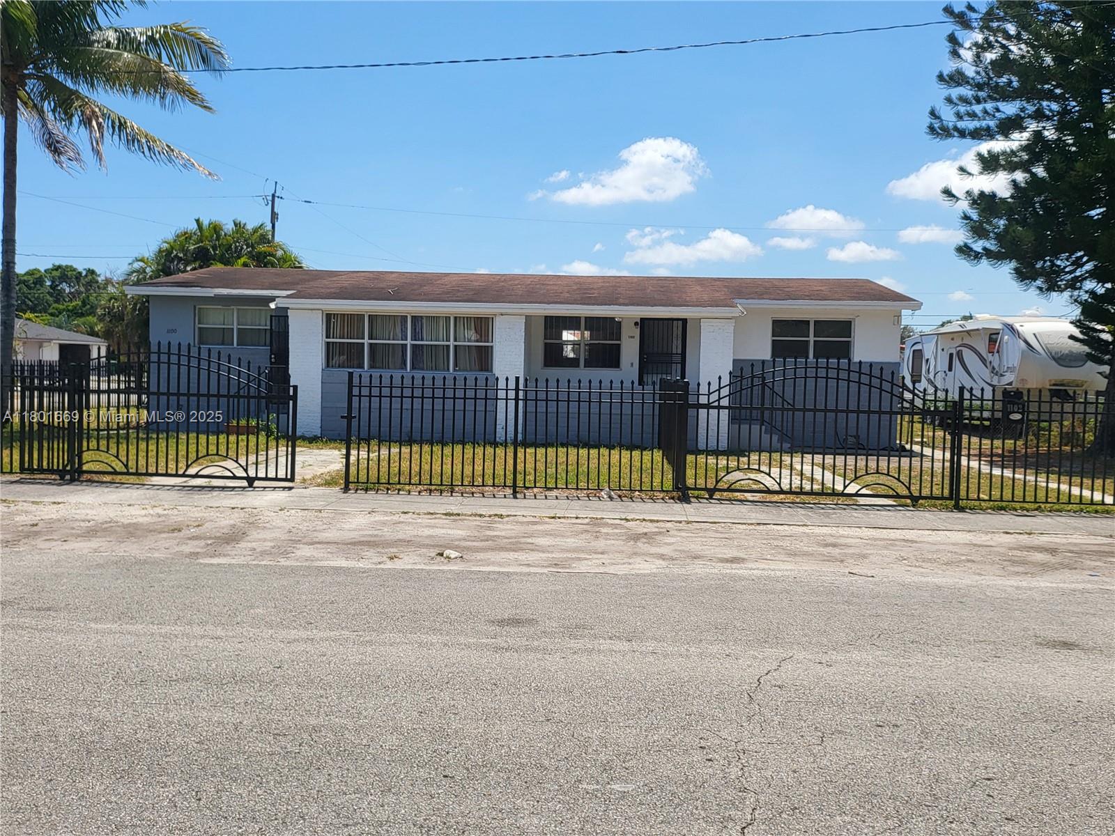 1102 NW 100th Ter 2