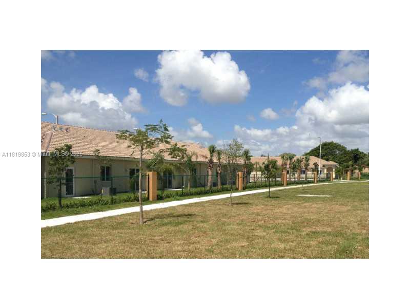 13232 Old Biscayne Dr 1301, Homestead, Miami-Dade County, Florida - 2 Bedrooms  
2 Bathrooms - 