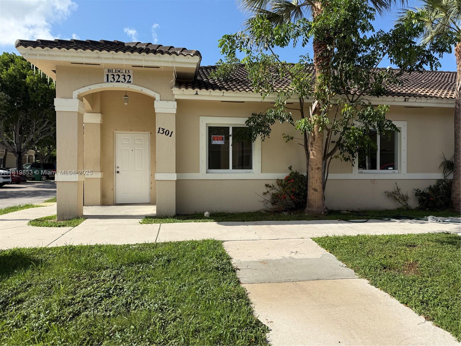 Photo 1 of 13232 Old Biscayne Dr 1301, Homestead, Florida, $2,100, Web #: 11819853