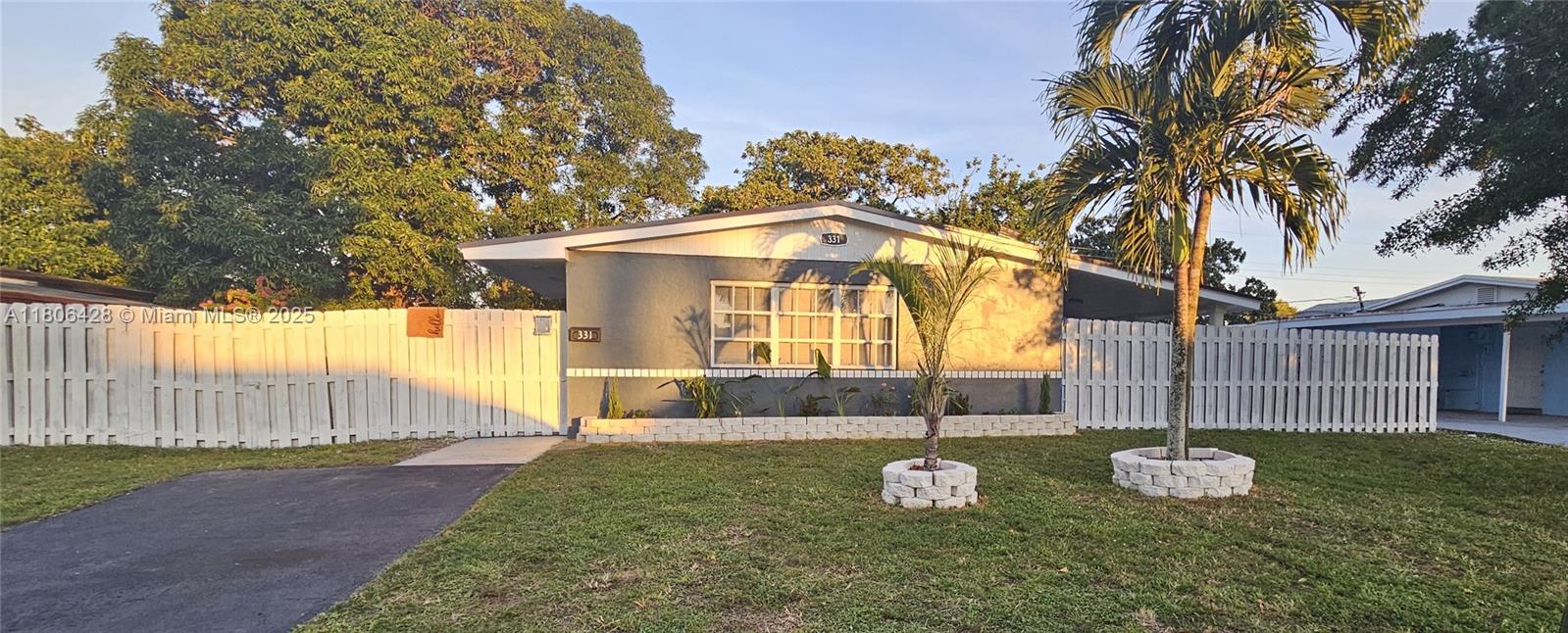 331 N 70th Way, Hollywood, Broward County, Florida - 2 Bedrooms  
1 Bathrooms - 