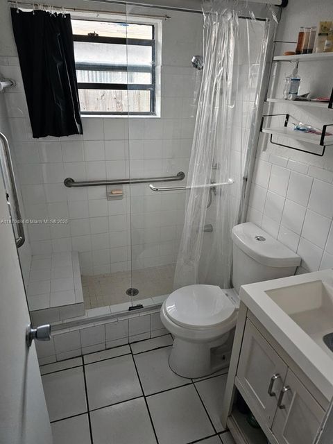 Photo of 109 NW 28th Ter, Fort Lauderdale, FL 33311 (MLS # A11870484)