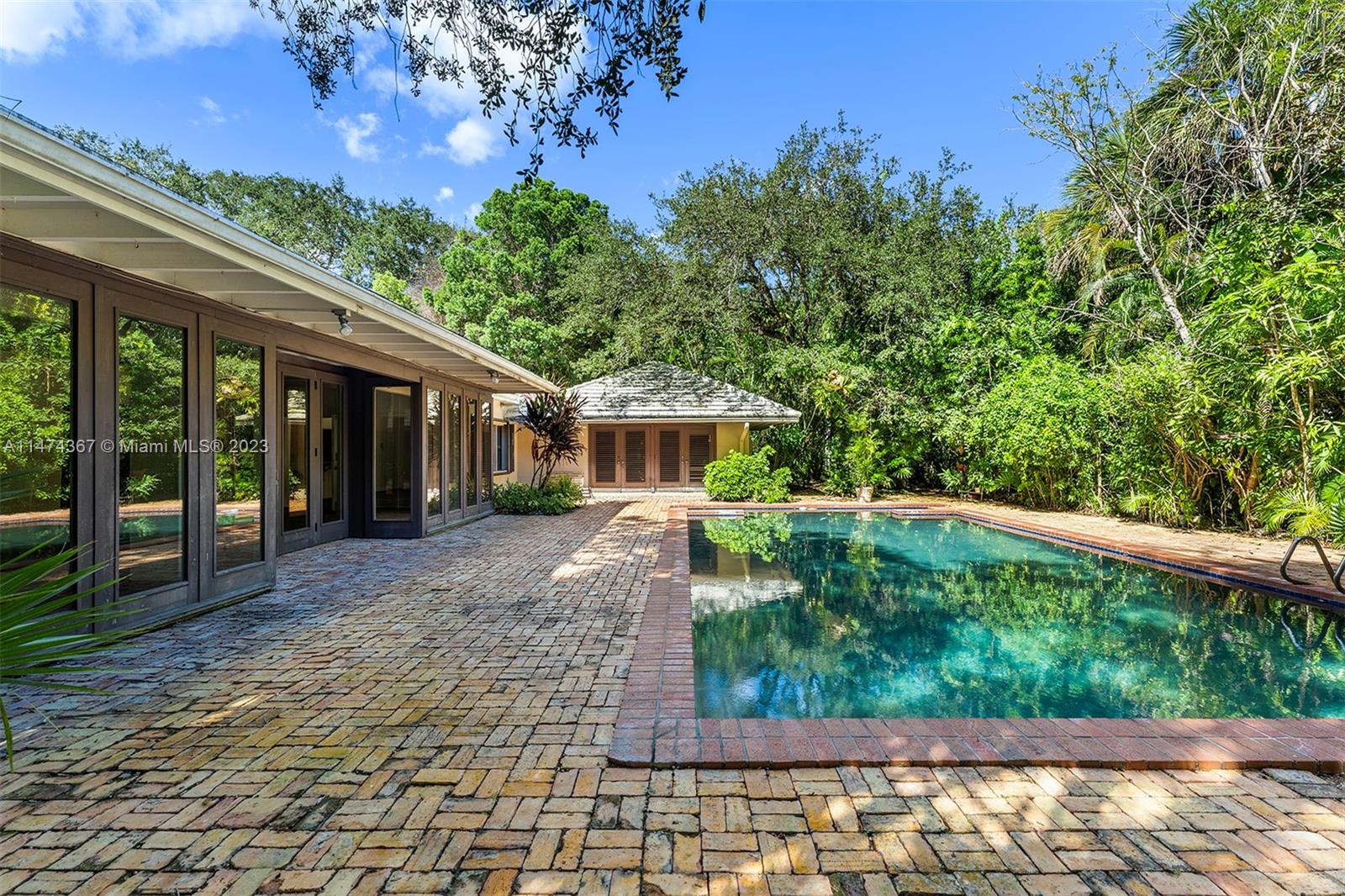 PARKWAY HOMESITES - Residential