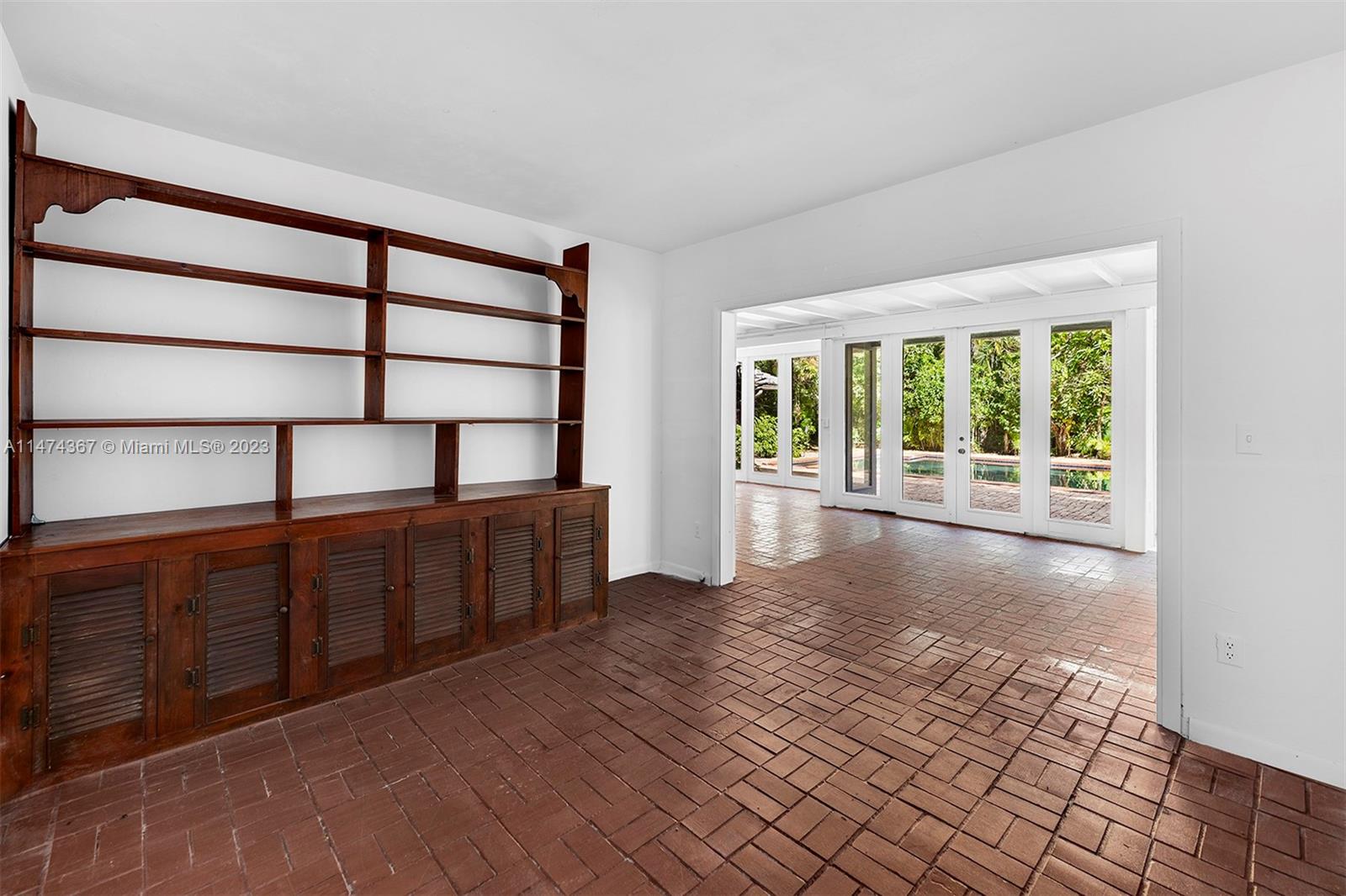 PARKWAY HOMESITES - Residential