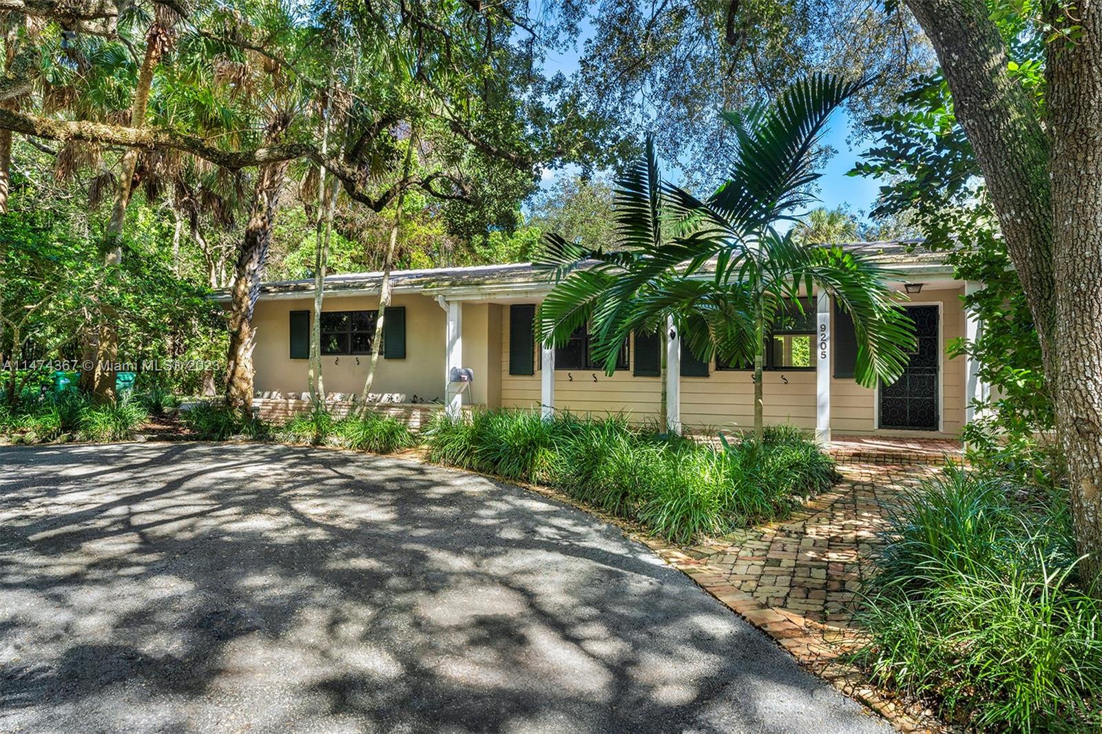 PARKWAY HOMESITES - Residential