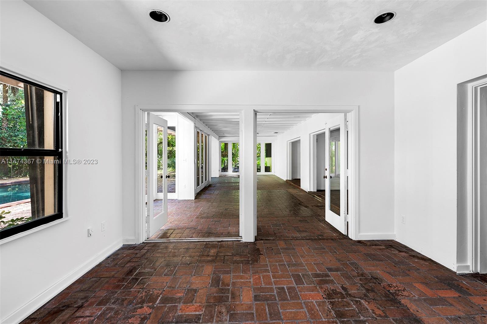 PARKWAY HOMESITES - Residential