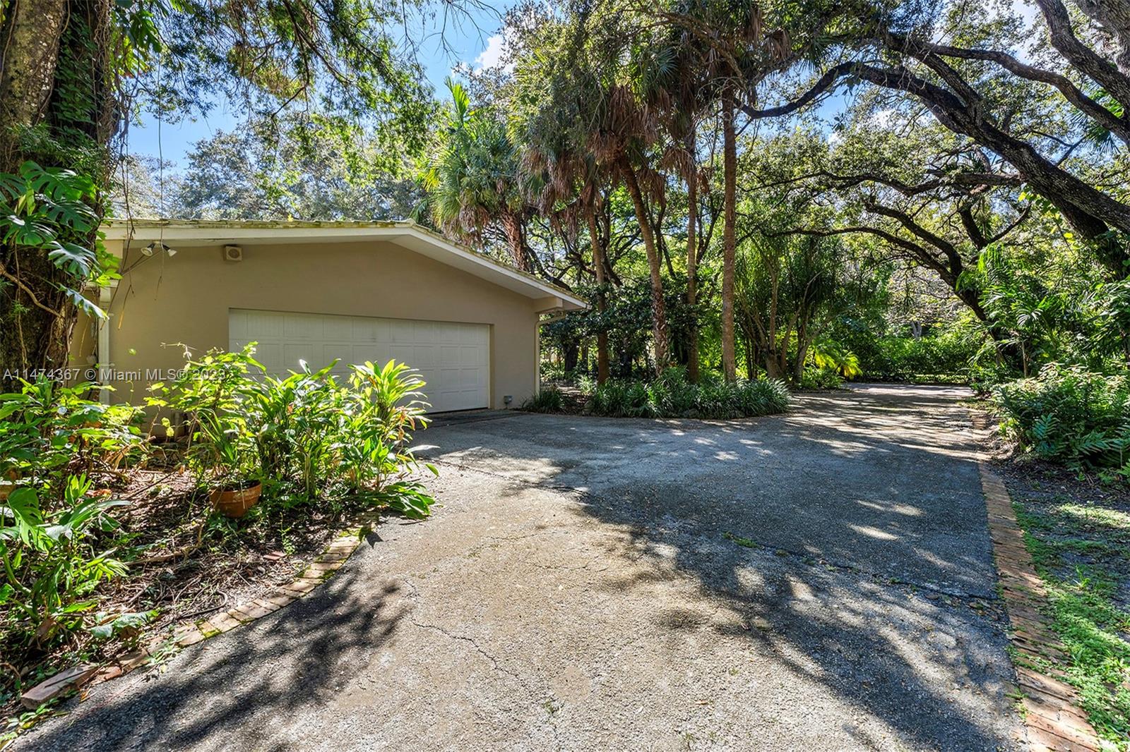 PARKWAY HOMESITES - Residential