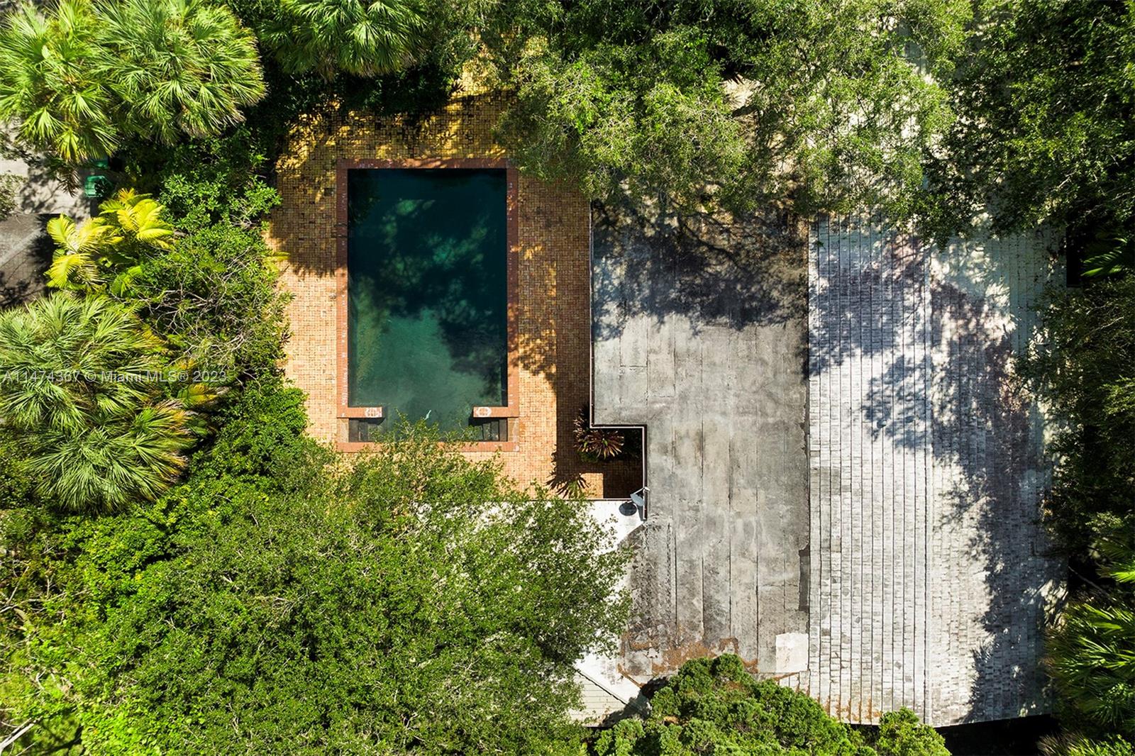 PARKWAY HOMESITES - Residential