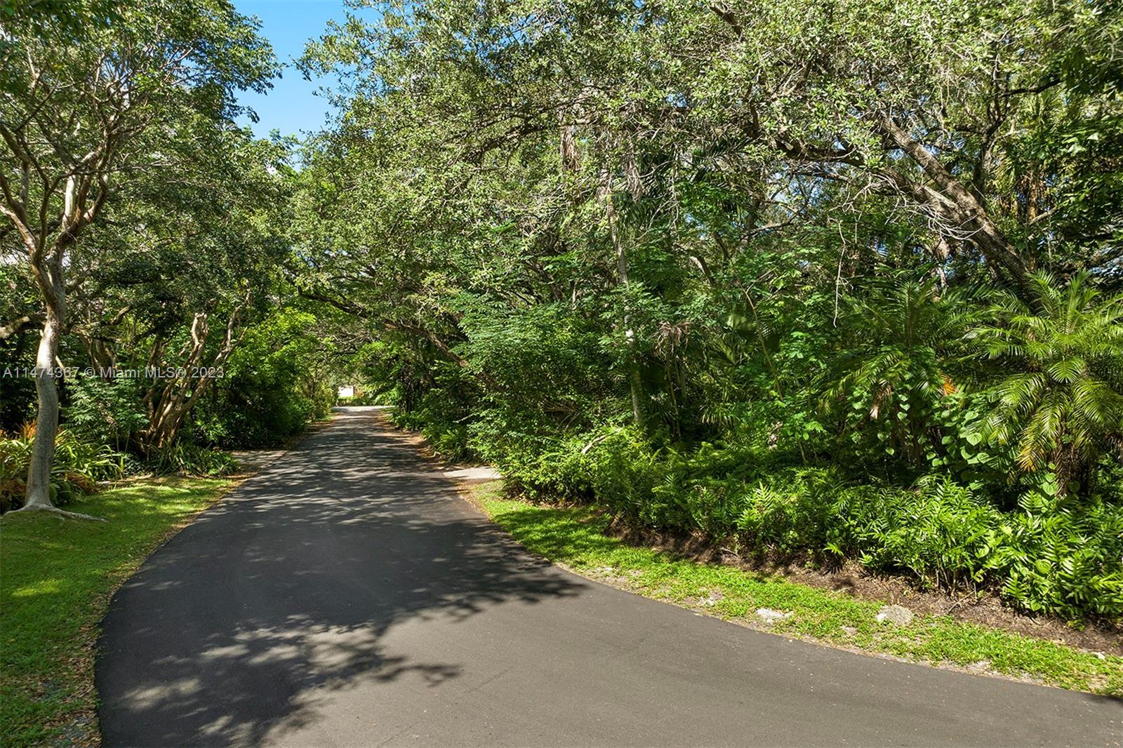 PARKWAY HOMESITES - Residential