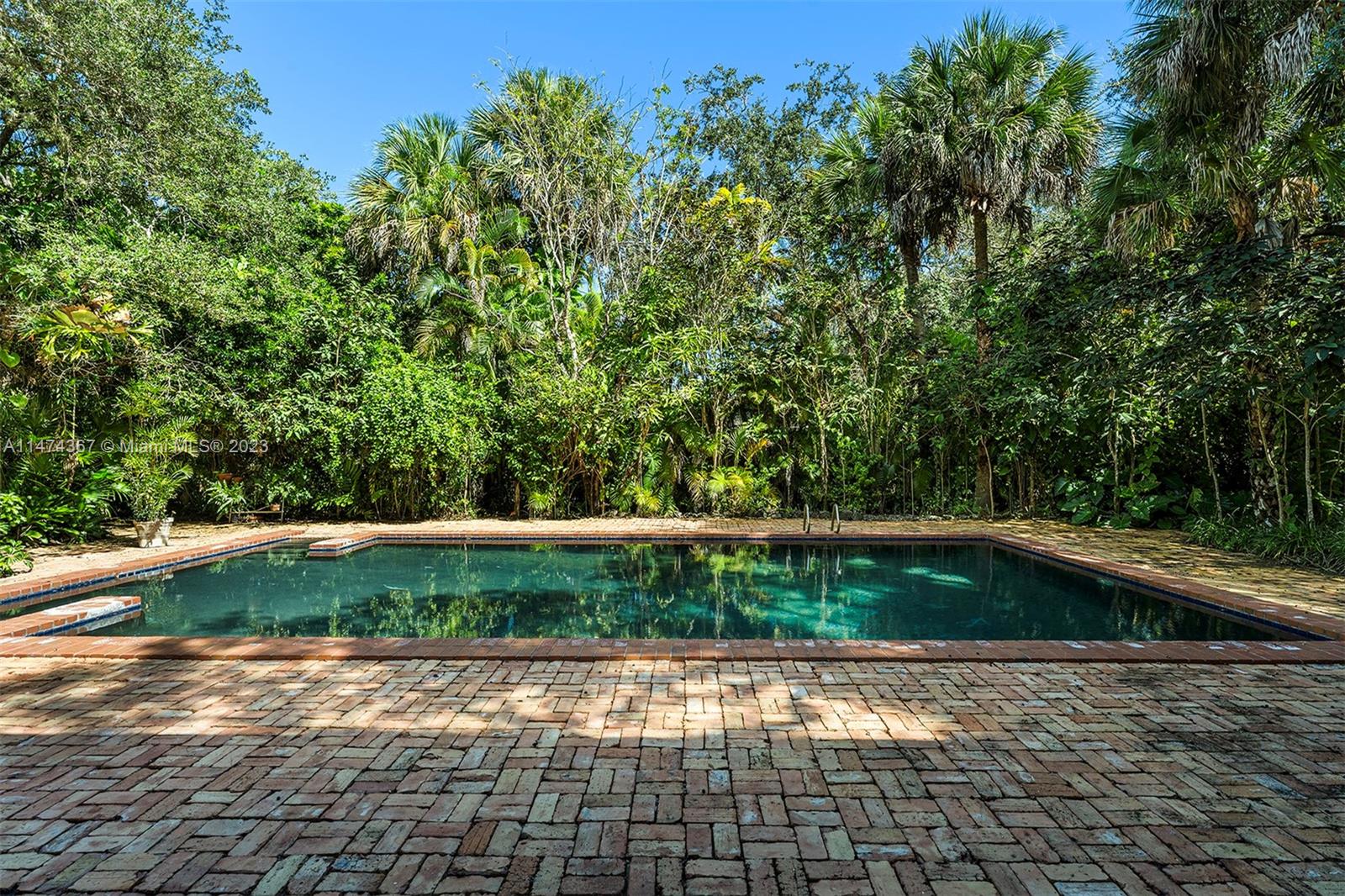 PARKWAY HOMESITES - Residential