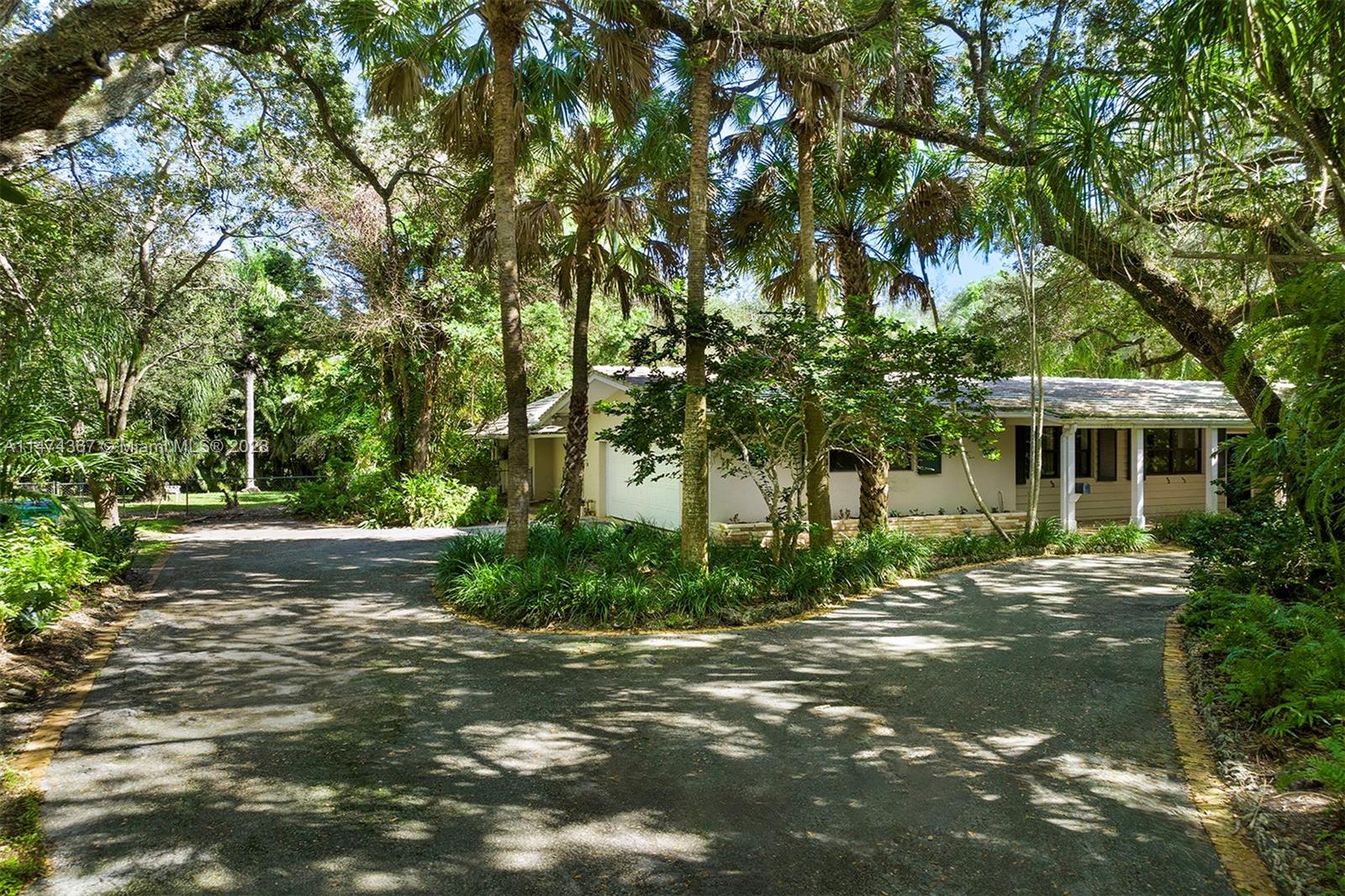 PARKWAY HOMESITES - Residential