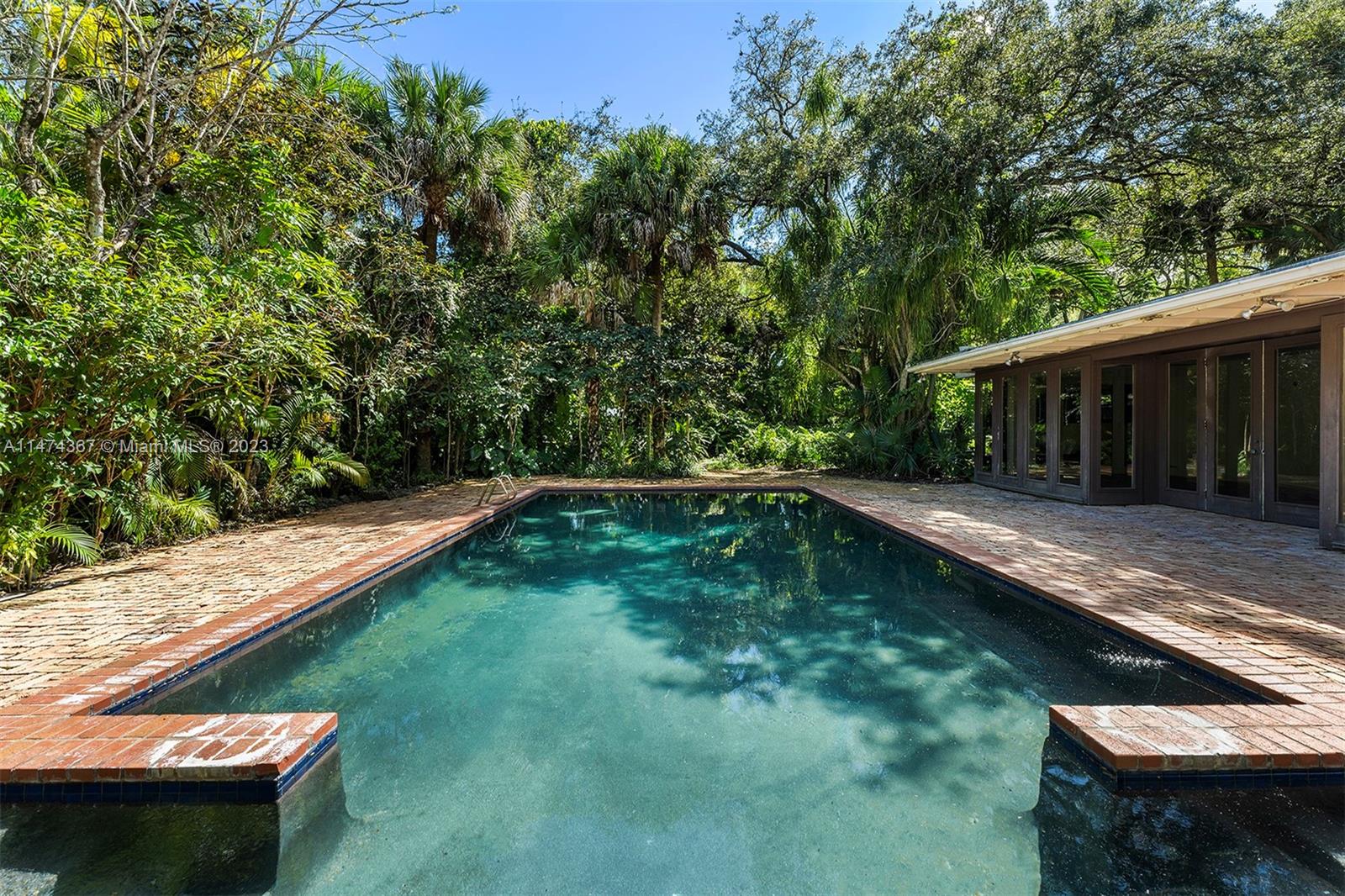 PARKWAY HOMESITES - Residential