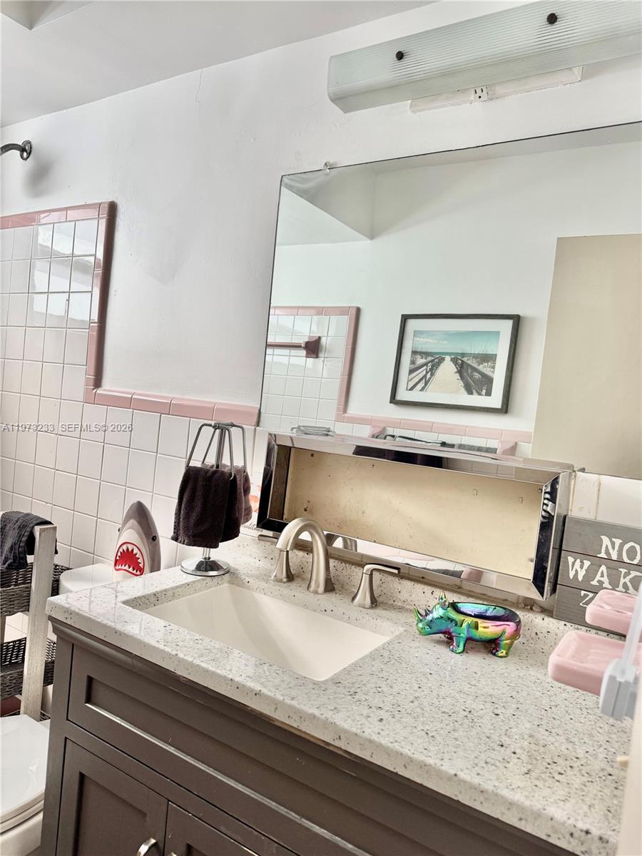 ASTOR CONDO NO 2 - Residential