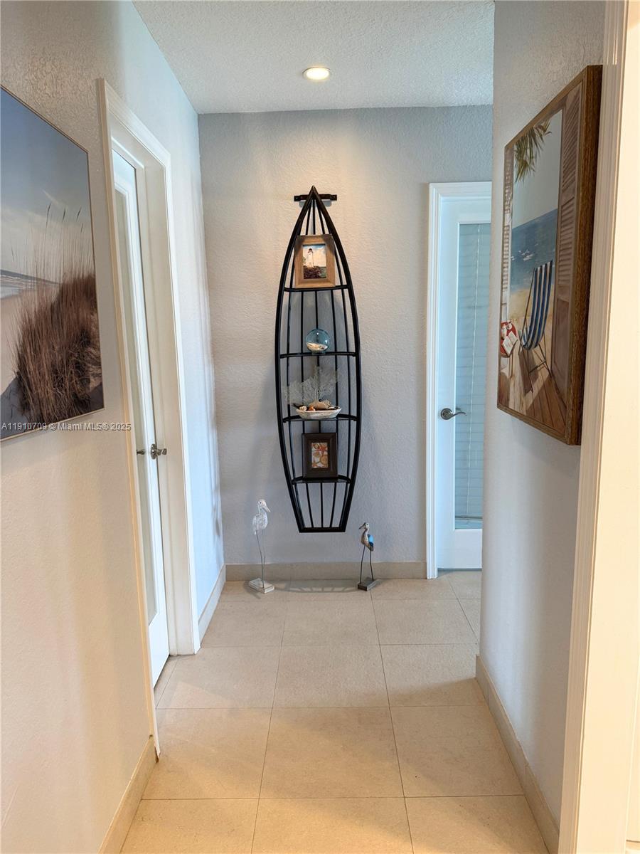 ACQUA CAMINO CONDO - Residential Lease