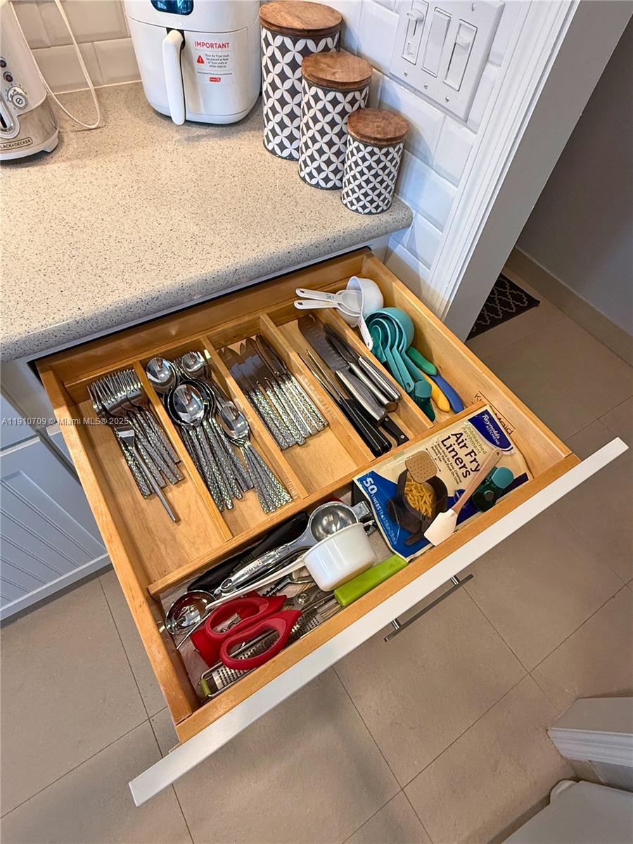 ACQUA CAMINO CONDO - Residential Lease