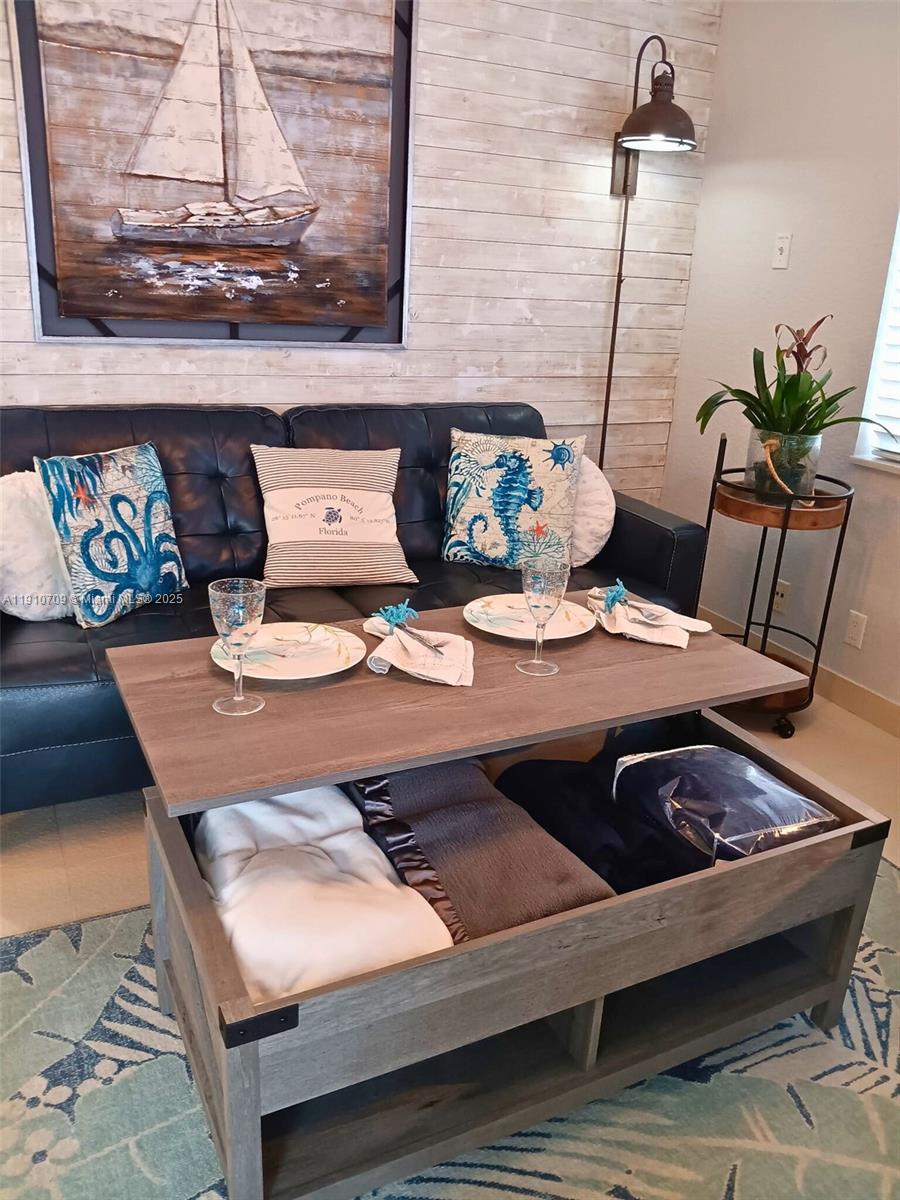 ACQUA CAMINO CONDO - Residential Lease